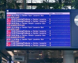 How to get a train in swiss スイス鉄道乗り方　乗り場の探し方