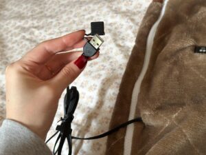 山善　着るこたつ　USBコード