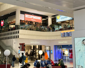 ミラノ リナーテ空港 レストラン