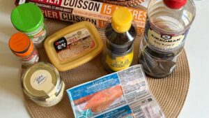 フランス自炊レシピ レンチンで鮭の甘辛包み蒸し 火を使わない　材料
